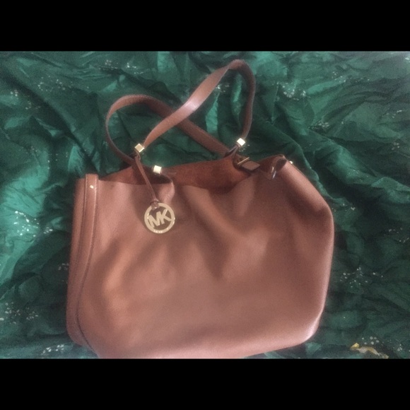 MICHAEL KORS LEATHER REVERSIBLE SUEDE TAN GOLD VNTG SHOULDER SLOUCHY Bag - Picture 4 of 8